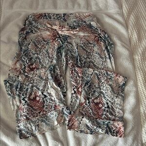 Soma Satin Drawstring Snake-Print Lounge Pants with pockets- Multi. Size M.